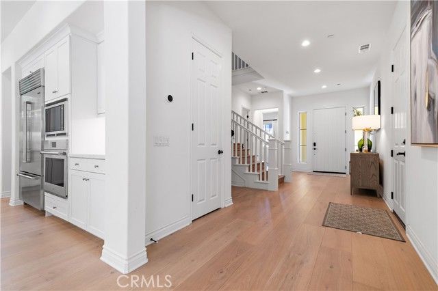 66 Poncho, Irvine, CA 92602