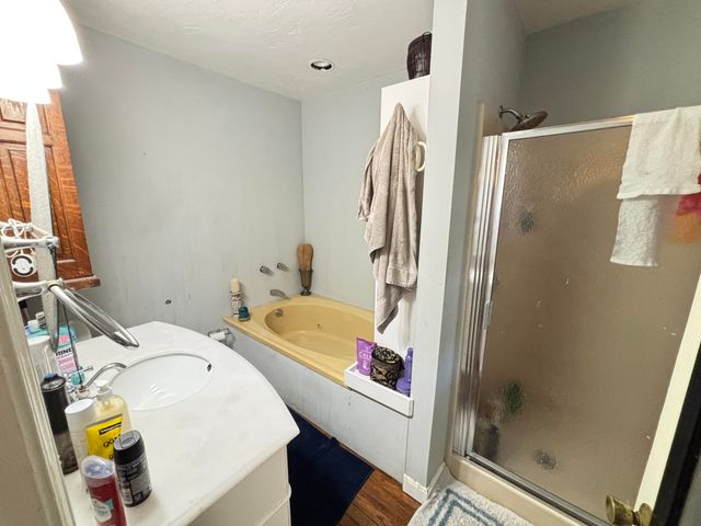 4 Mary Leal Lane, East Sandwich, MA 02537