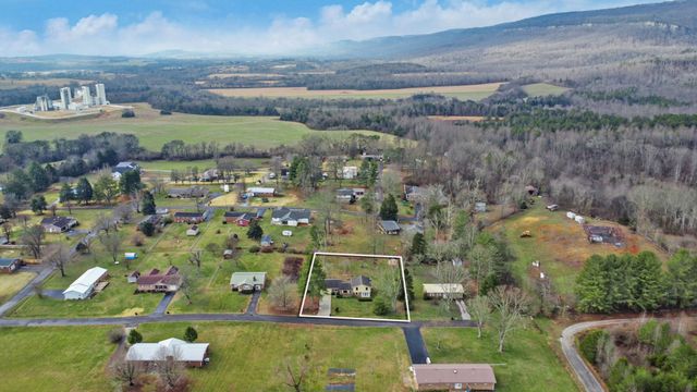 1209 Sequatchie Rd, Pikeville, TN 37367