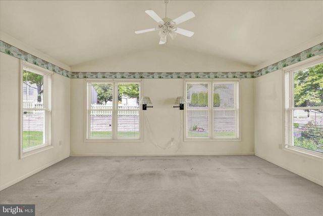 14 SPRINGHOUSE DR, Myerstown, PA 17067