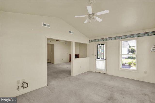 14 SPRINGHOUSE DR, Myerstown, PA 17067
