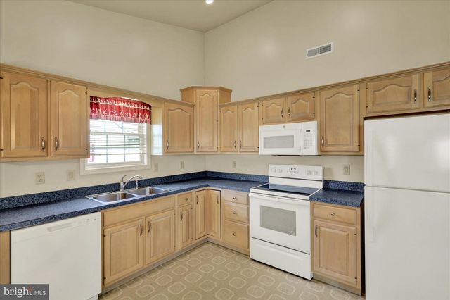 14 SPRINGHOUSE DR, Myerstown, PA 17067