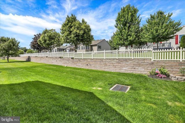 14 SPRINGHOUSE DR, Myerstown, PA 17067