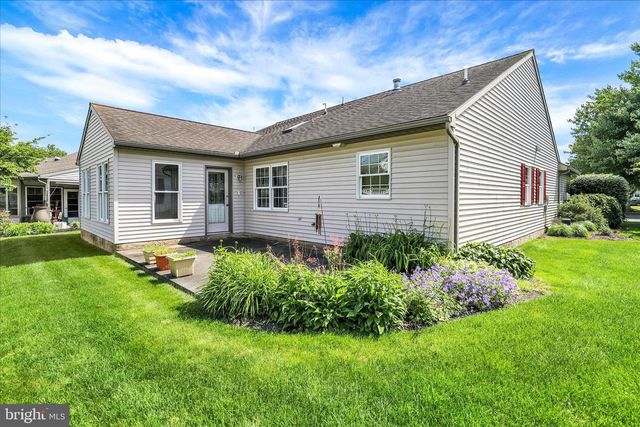 14 SPRINGHOUSE DR, Myerstown, PA 17067