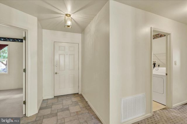 14 SPRINGHOUSE DR, Myerstown, PA 17067