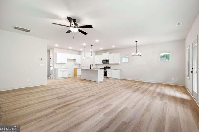 270 Gainesborough Drive, Dallas, GA 30157