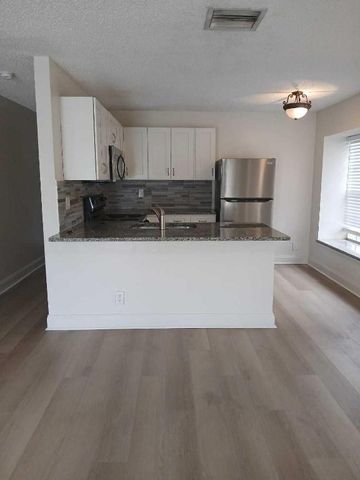 2634 W 28th Street, Riviera Beach, FL 33404