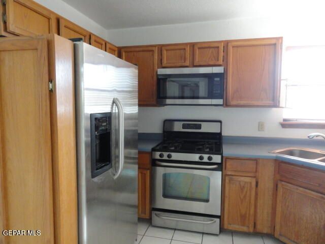 1101 Sun Shadow Drive, El Paso, TX 79912