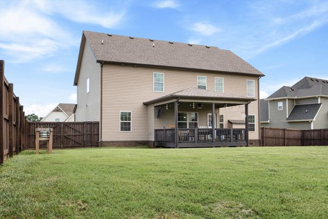 129 Chisum Ct, Clarksville, TN 37043