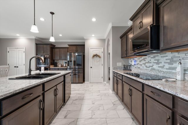 129 Chisum Ct, Clarksville, TN 37043