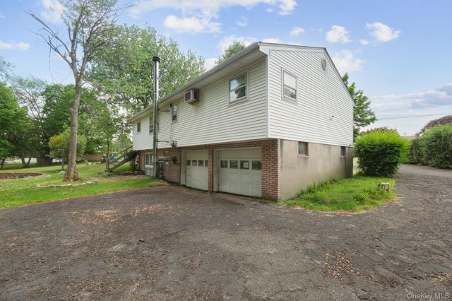 11 Ona Lane, New Windsor, NY 12553