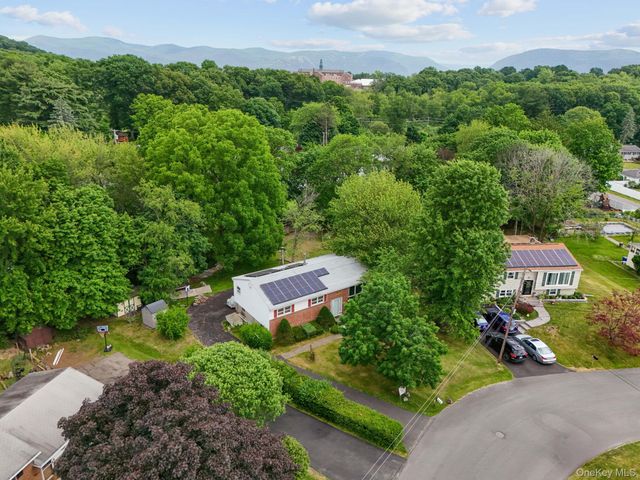 11 Ona Lane, New Windsor, NY 12553