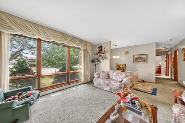 11 Ona Lane, New Windsor, NY 12553