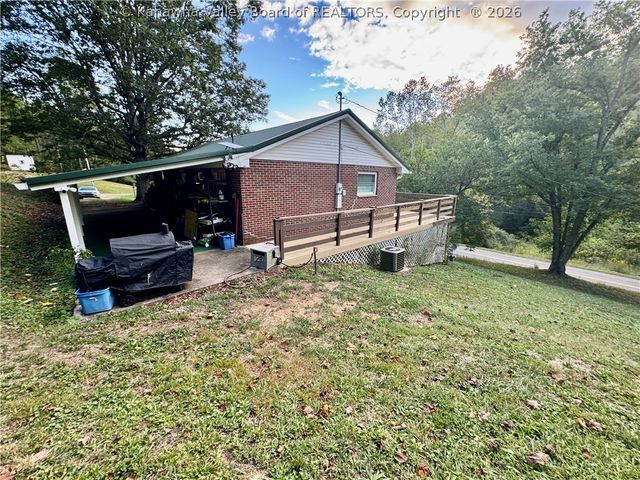 3028 Frame Road, Elkview, WV 25071