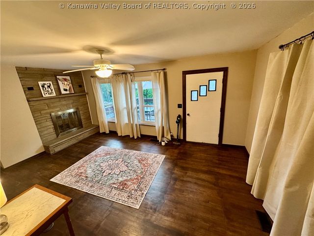 3028 Frame Road, Elkview, WV 25071