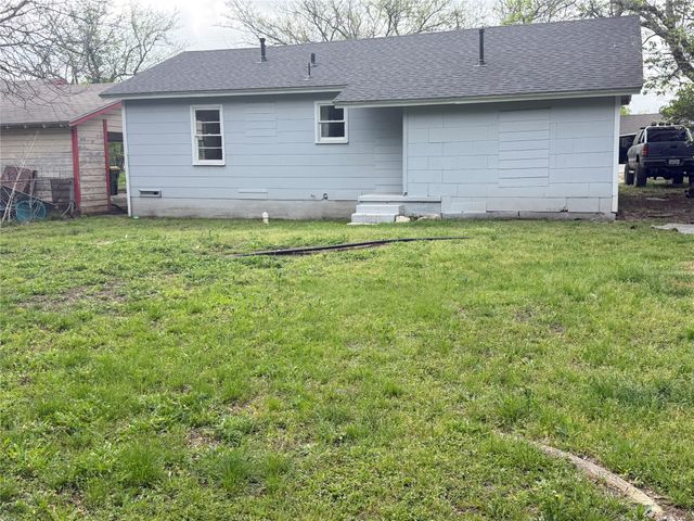 713 Jefferson Street, Hillsboro, TX 76645