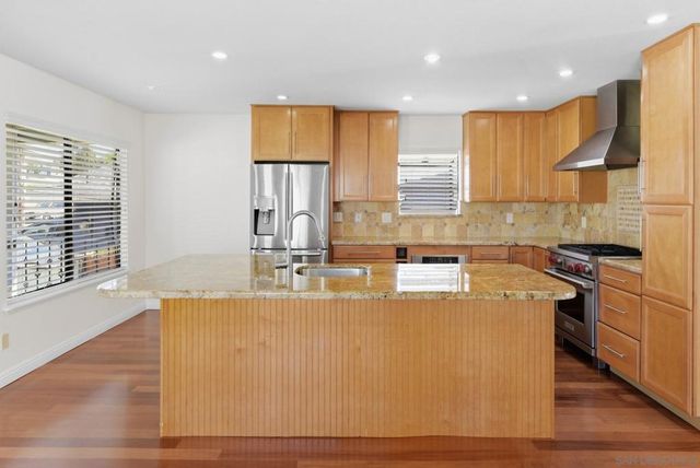 3229 Valley st, Carlsbad, CA 92008