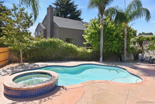 3229 Valley st, Carlsbad, CA 92008