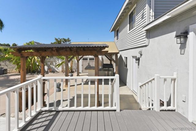 3229 Valley st, Carlsbad, CA 92008