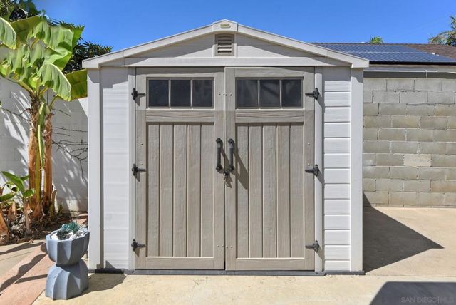 3229 Valley st, Carlsbad, CA 92008