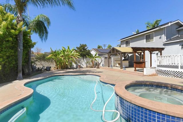 3229 Valley st, Carlsbad, CA 92008
