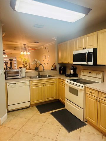 3180 SW 129th Ter 114, Miramar, FL 33027