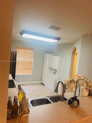 3180 SW 129th Ter 114, Miramar, FL 33027