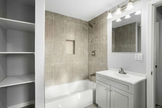 1310 S 29Th Street, South Bend, IN 46615