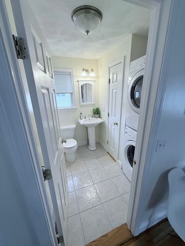 12B Chester Rd B, North Reading, MA 01864