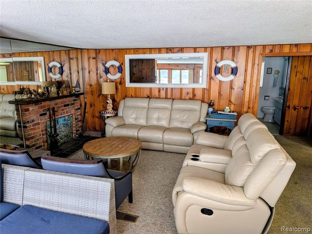 8461 Woodland Shore Drive, Brighton, MI 48114