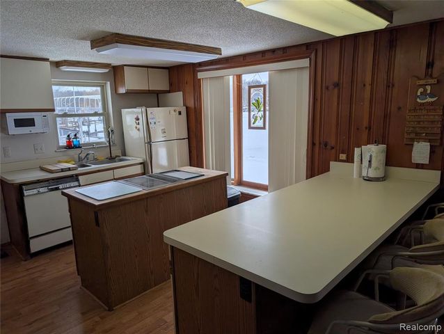 8461 Woodland Shore Drive, Brighton, MI 48114