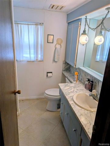 8461 Woodland Shore Drive, Brighton, MI 48114