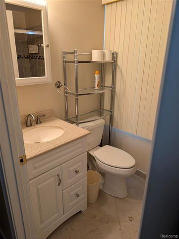 8461 Woodland Shore Drive, Brighton, MI 48114