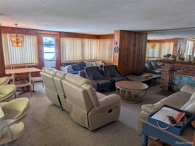 8461 Woodland Shore Drive, Brighton, MI 48114