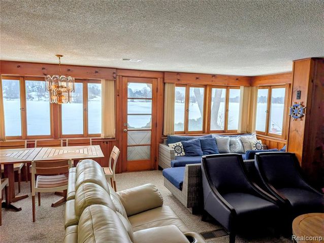 8461 Woodland Shore Drive, Brighton, MI 48114