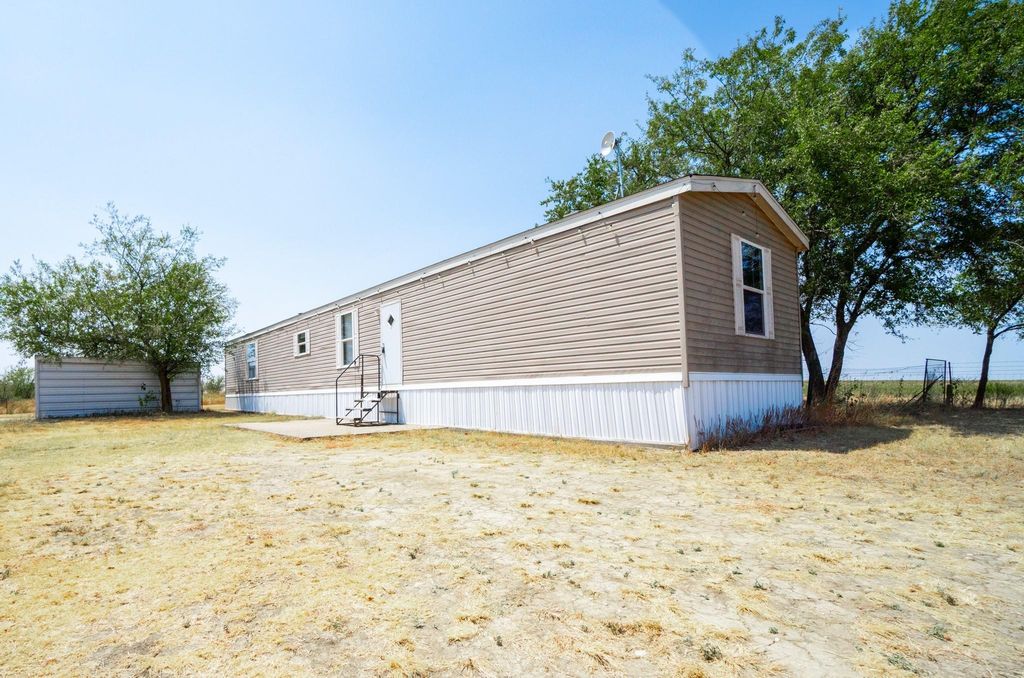11621 Annandale Road, Crowley, TX 76036