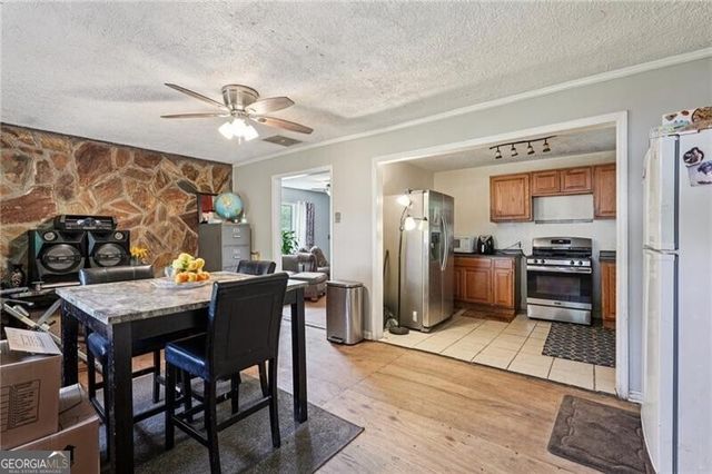 6300 Sweetbriar Drive SW, Mableton, GA 30126