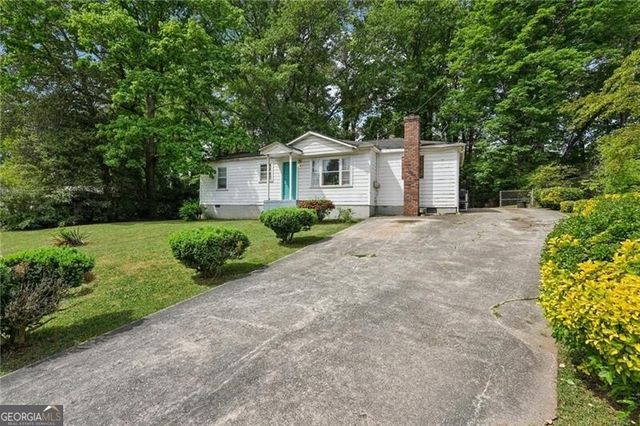 6300 Sweetbriar Drive SW, Mableton, GA 30126