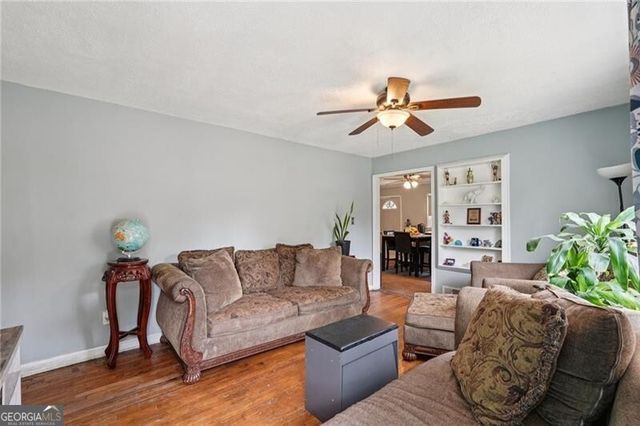 6300 Sweetbriar Drive SW, Mableton, GA 30126