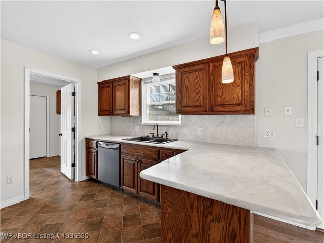 1205 W George Avenue, Pocola, OK 74902