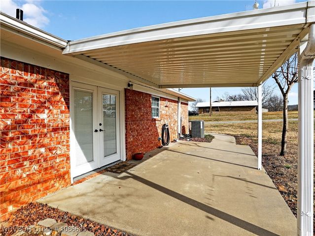 1205 W George Avenue, Pocola, OK 74902