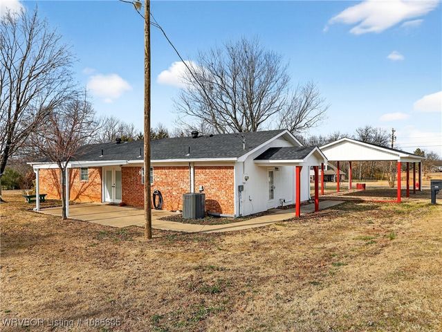 1205 W George Avenue, Pocola, OK 74902