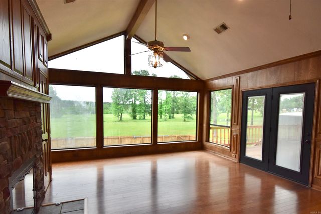 170 Riverview Dr, Malvern, AR 72104