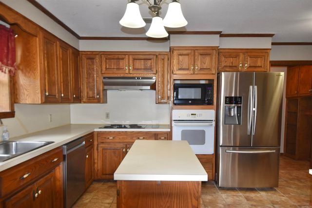 170 Riverview Dr, Malvern, AR 72104