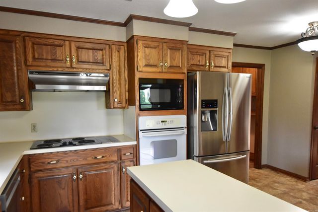 170 Riverview Dr, Malvern, AR 72104