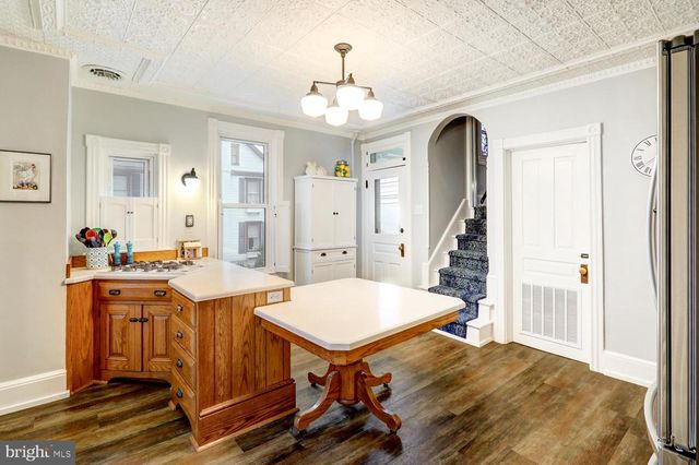 2448 LITITZ PIKE, Lancaster, PA 17601