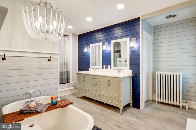 2448 LITITZ PIKE, Lancaster, PA 17601