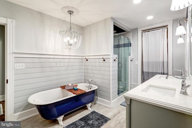 2448 LITITZ PIKE, Lancaster, PA 17601