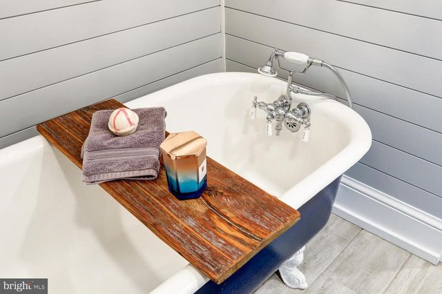 2448 LITITZ PIKE, Lancaster, PA 17601