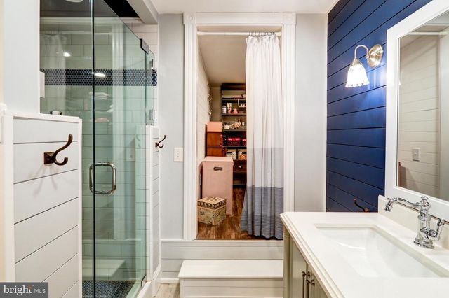 2448 LITITZ PIKE, Lancaster, PA 17601